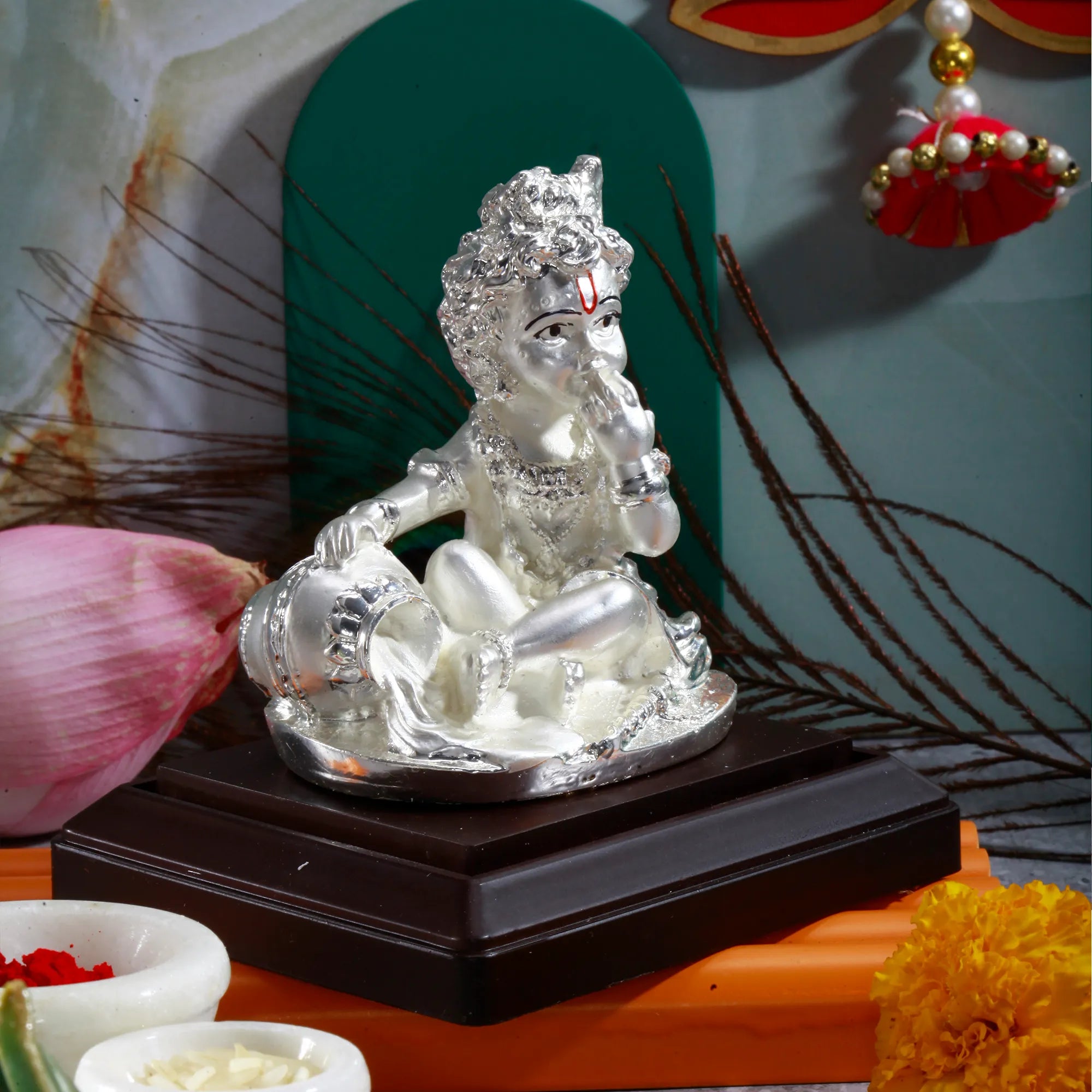 Divine Laddo Gopal