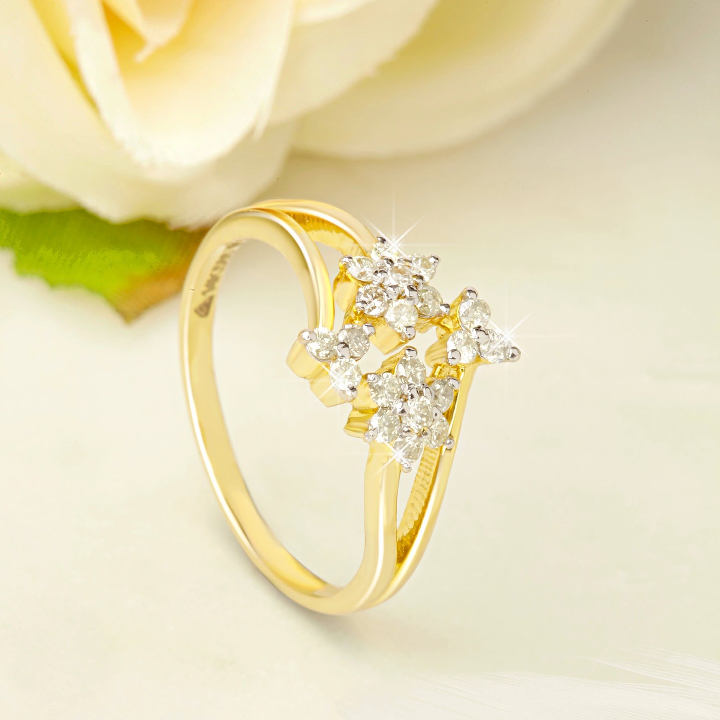 DIAMOND RING