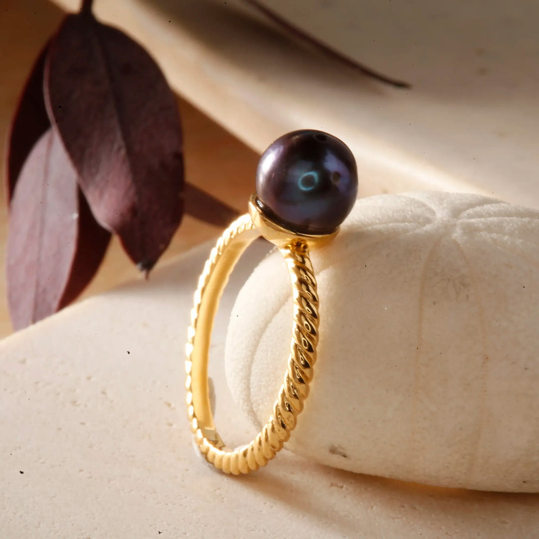 Aesthetic Black Pearl Ring Gift Idea for Mother or Wife - Modern Jewellery